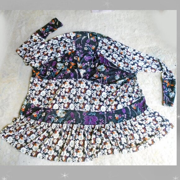 Free People Loose Mesh Tunic Top with Fabulous Sleeves - Picture 2 of 11